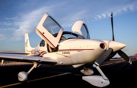 Arizona aircraft photography of Cirrus plane